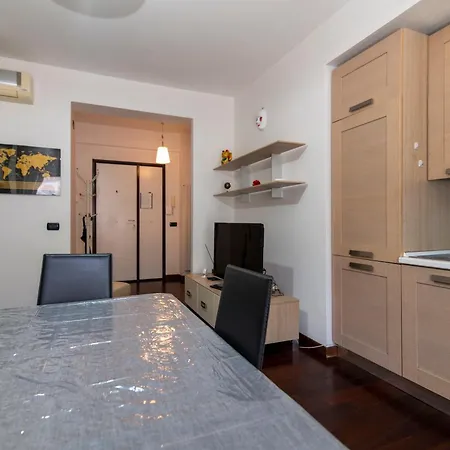 Flat In Apartamento